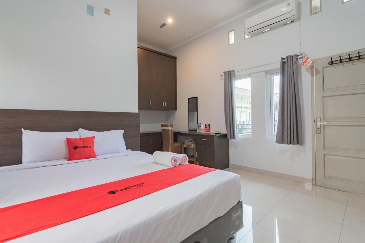 Reddoorz Plus Syariah @ Tuparev Cirebon 3 Exterior foto
